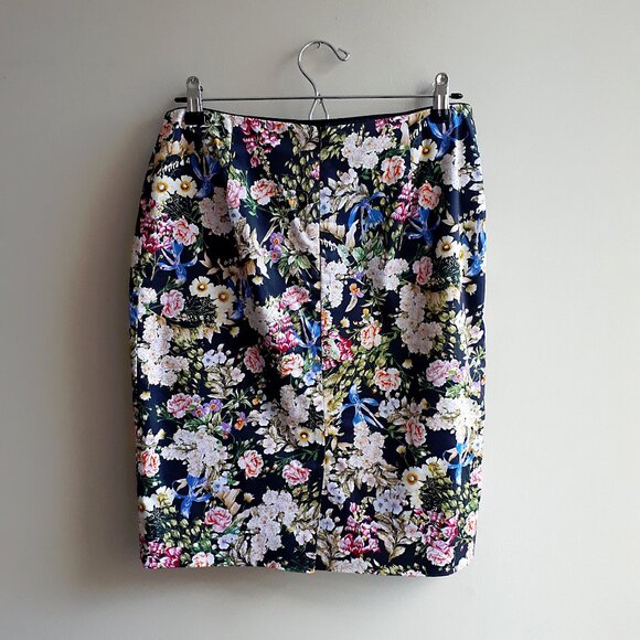 MARIO SERRANI Pencil Skirt with Back Slit in Garden Blossom Floral Print - Picture 2 of 13